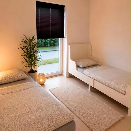 Scandinavian Apartment- Balcony- Free Parking *